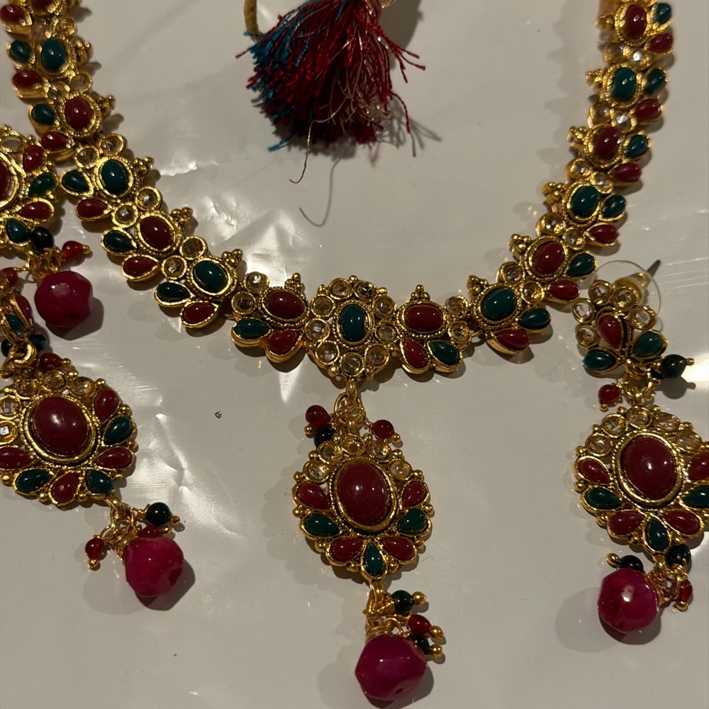 Traditional Gold-Tone Necklace Set with Red and Green Stones